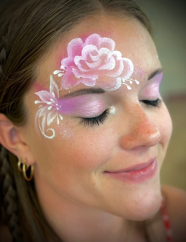 Pink rose eye design