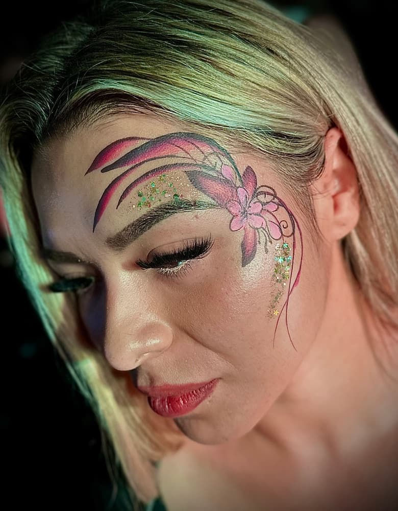 Pink lily eye design