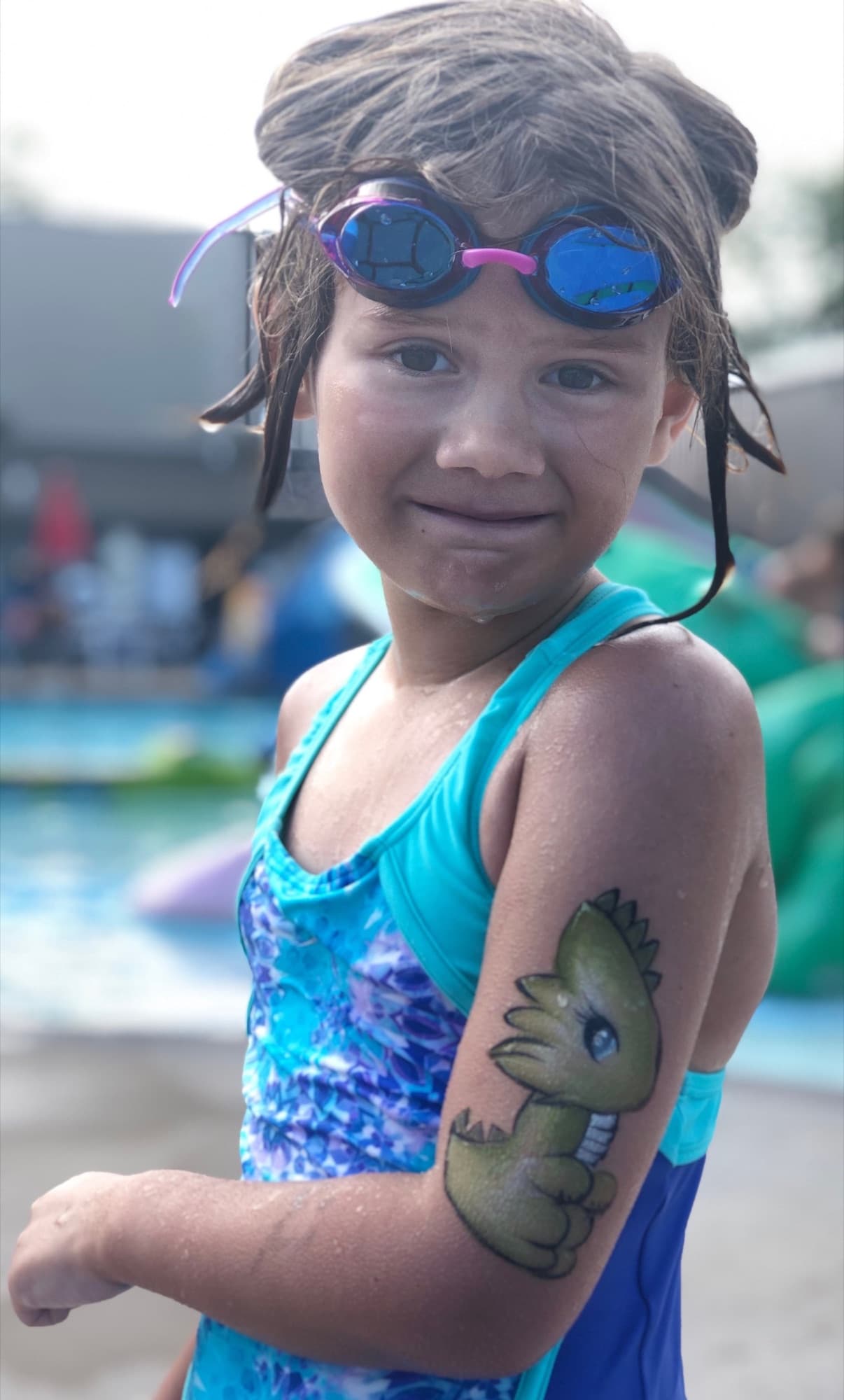 Arm design on a young swimmer